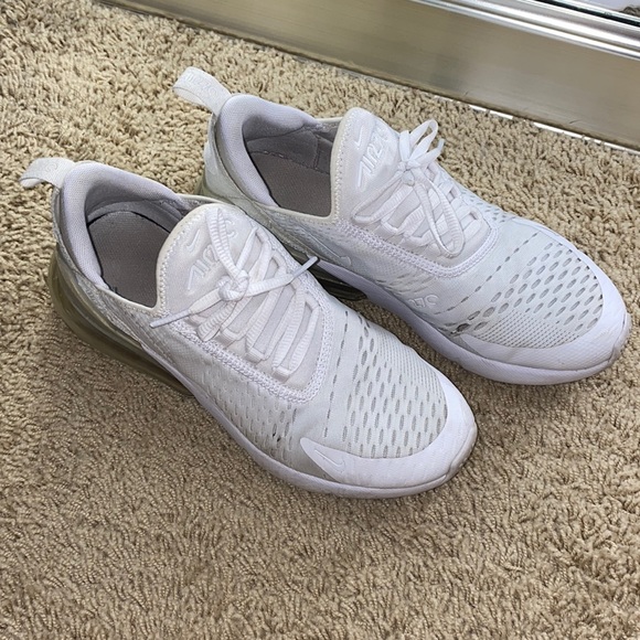 Nike Shoes - Air max 270